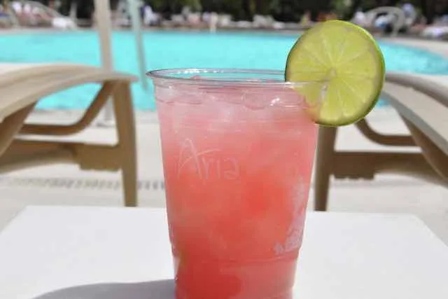 TOP des meilleures piscines à Las Vegas pour nager… ou pas ! 3 Piscine Aria Hotel Las Vegas