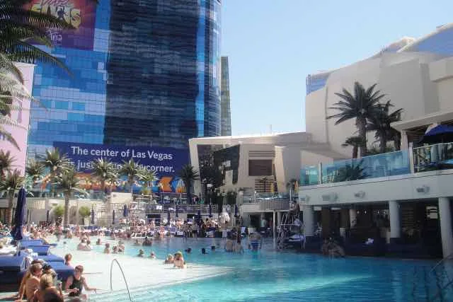 TOP des meilleures piscines à Las Vegas pour nager… ou pas ! 2 Piscine Cosmopolitan Las Vegas