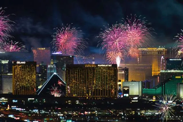 Quels sont les meilleurs endroits pour fêter le Nouvel An à Las Vegas 4 feux dartifice nouvel an las vegas
