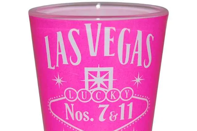 Quels souvenirs de Las Vegas ramener ? Le guide du shopping inoubliable ! 3 Verre a shot